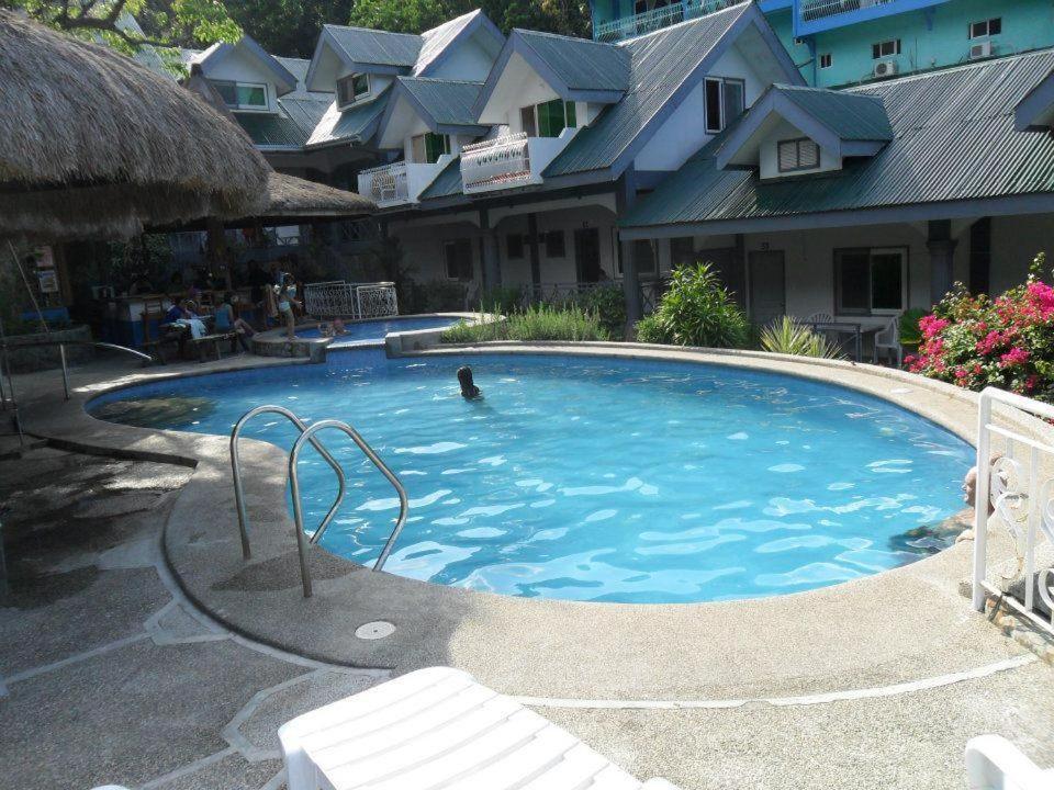 Jack Daniel'S Apartments Puerto Galera Exterior foto